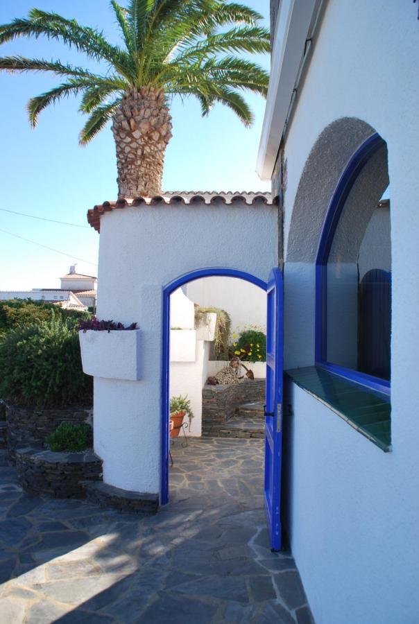 Es Caials Apartment Cadaques Luaran gambar