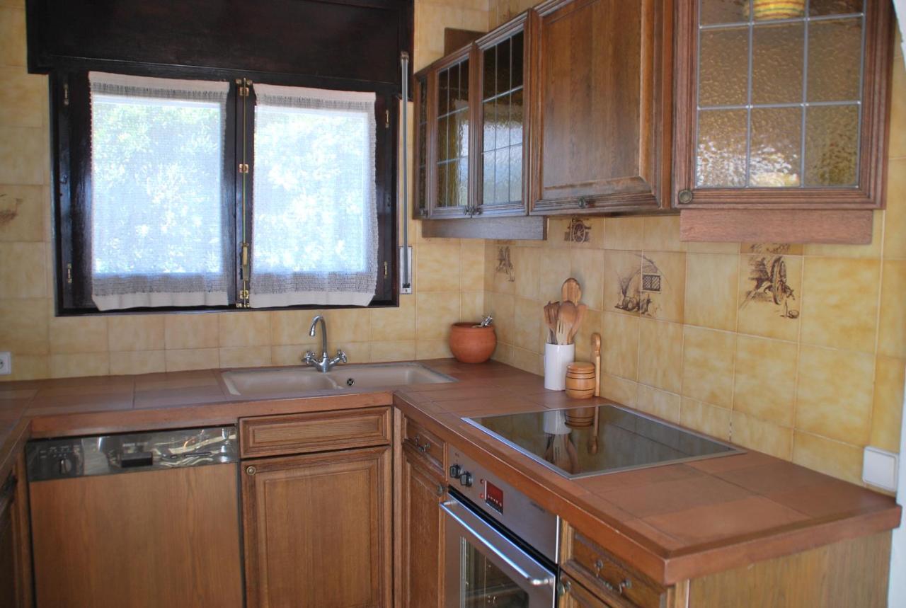 Es Caials Apartment Cadaques Luaran gambar