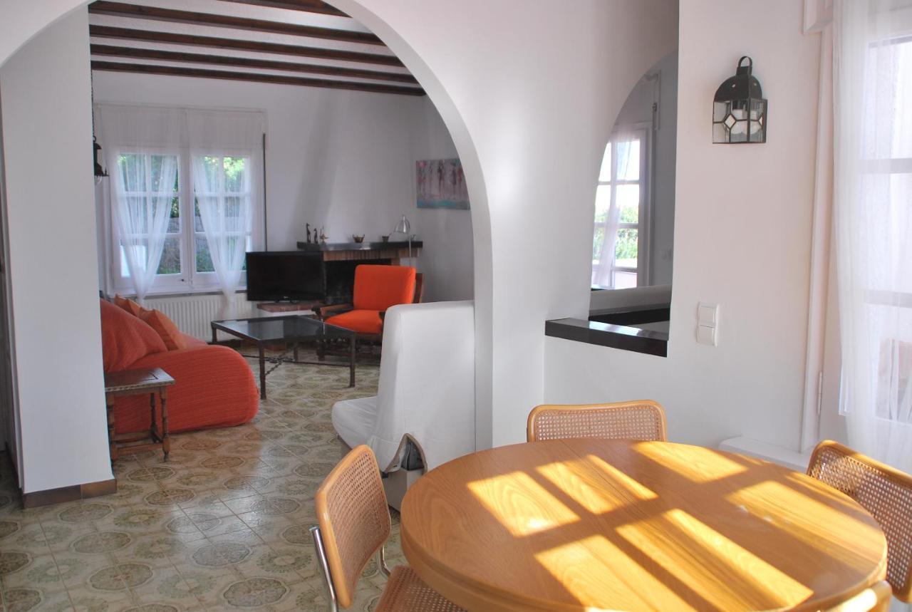 Es Caials Apartment Cadaques Luaran gambar