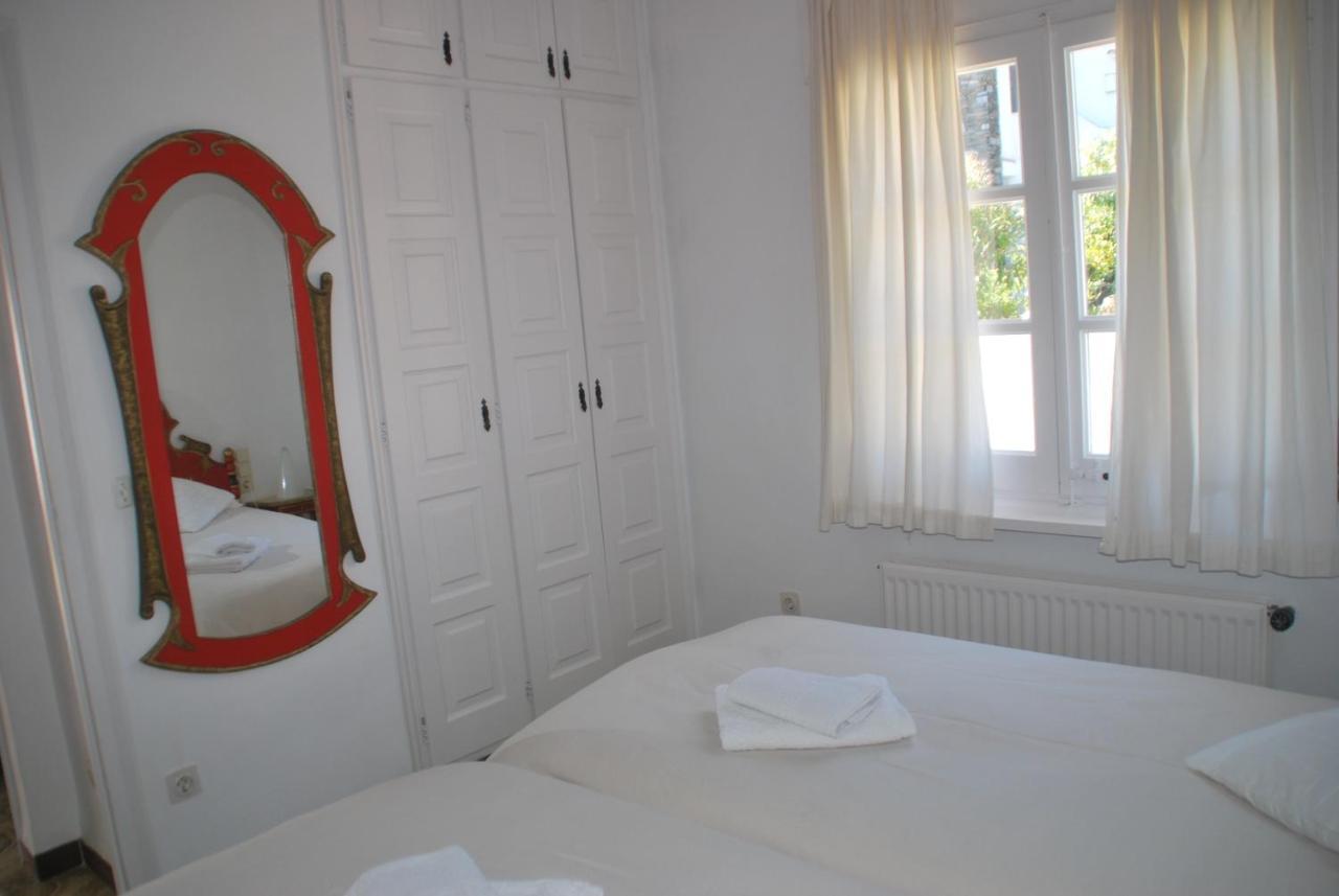 Es Caials Apartment Cadaques Luaran gambar