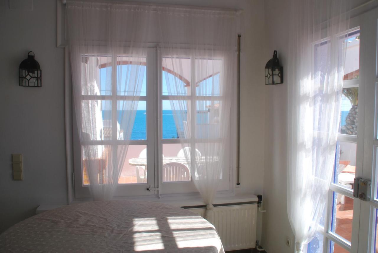 Es Caials Apartment Cadaques Luaran gambar