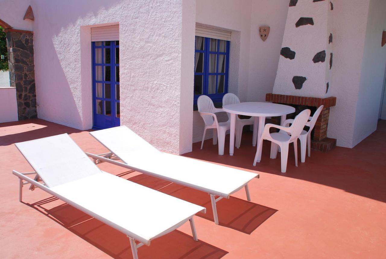 Es Caials Apartment Cadaques Luaran gambar