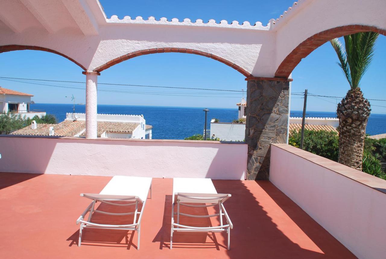 Es Caials Apartment Cadaques Luaran gambar